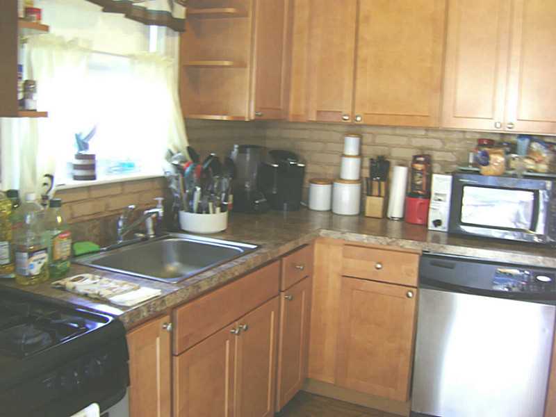253 Milton Road Warwick, RI 02888 - Photo 16 of 21 Kitchen.