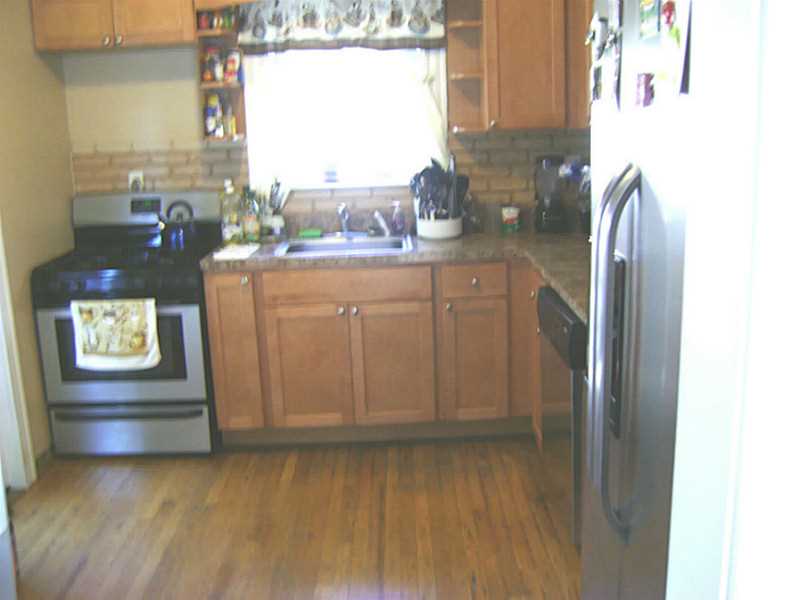 253 Milton Road Warwick, RI 02888 - Photo 17 of 21 Kitchen.