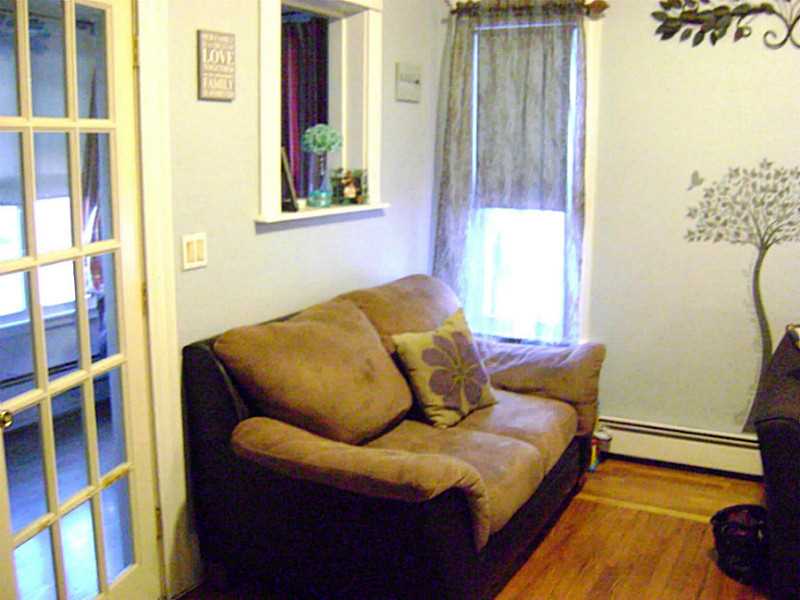 253 Milton Road Warwick, RI 02888 - Photo 5 of 21 Living Room.