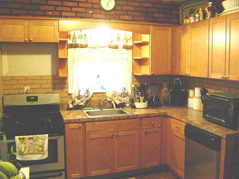 253 Milton Road Warwick, RI 02888 - Photo 9 of 21 Kitchen.