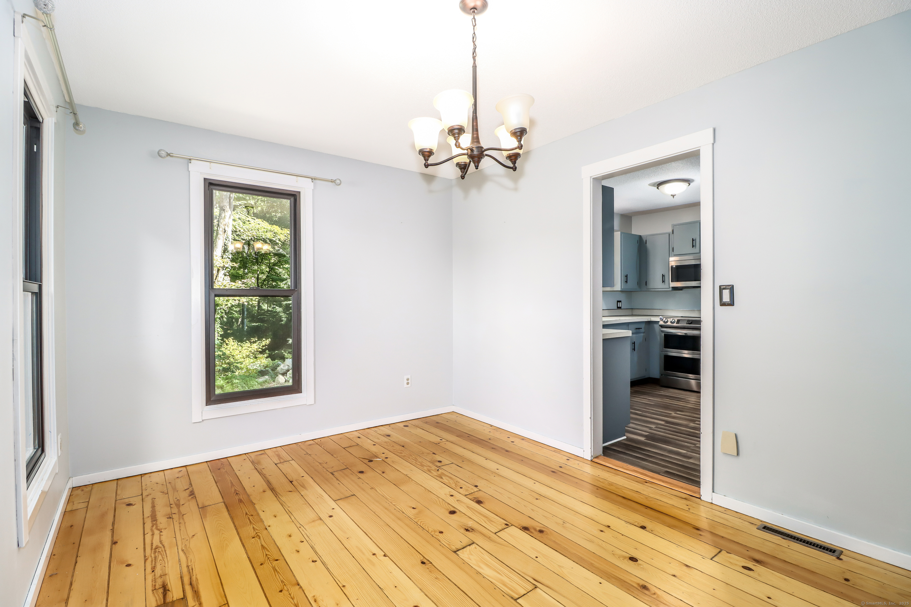 31 Pilgrim Lane Naugatuck, CT 06770 - Photo 13 of 39