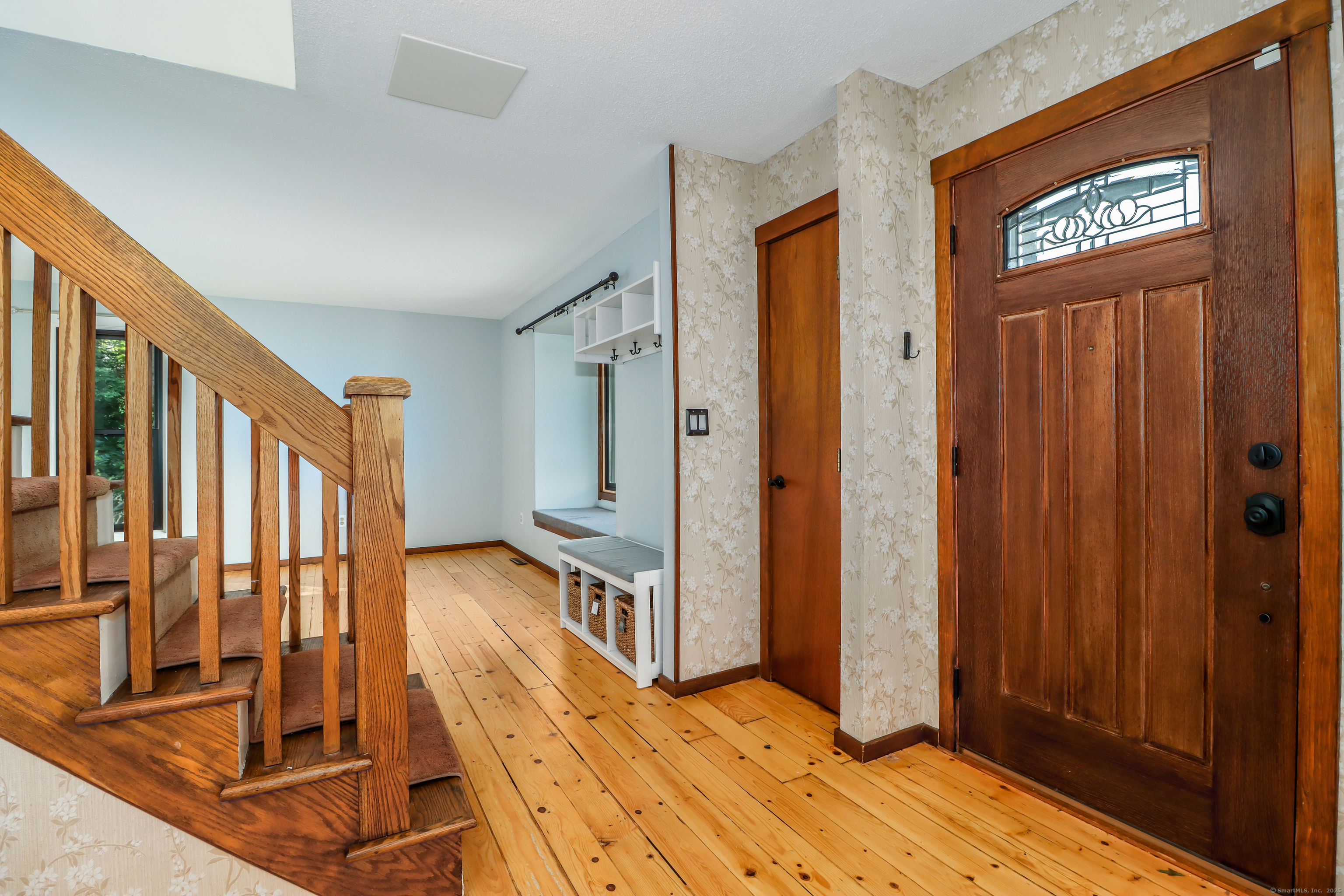 31 Pilgrim Lane Naugatuck, CT 06770 - Photo 10 of 39