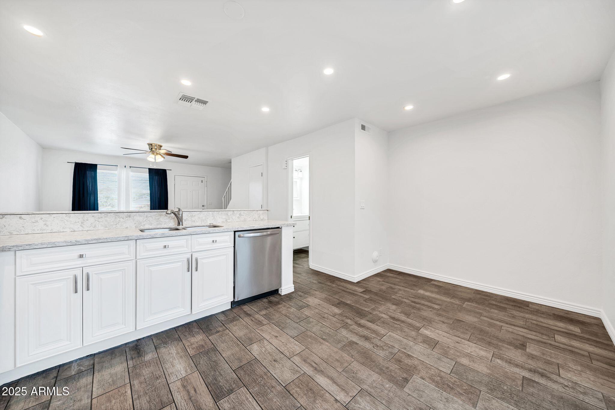 19601 North 7th Street, Unit 1061 Phoenix, AZ 85024 - Photo 10 of 41 19601 N 7th St 1061-10