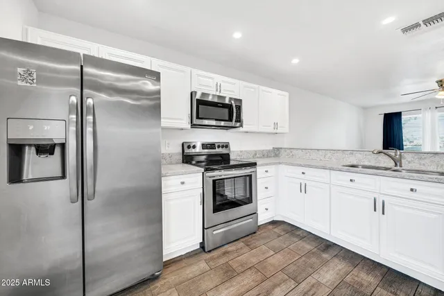 $1,800 | 19601 North 7th Street, Unit 1061, Phoenix, AZ 85024