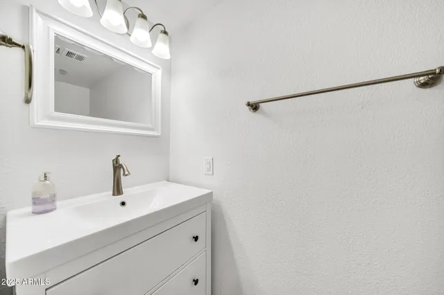 $1,800 | 19601 North 7th Street, Unit 1061, Phoenix, AZ 85024