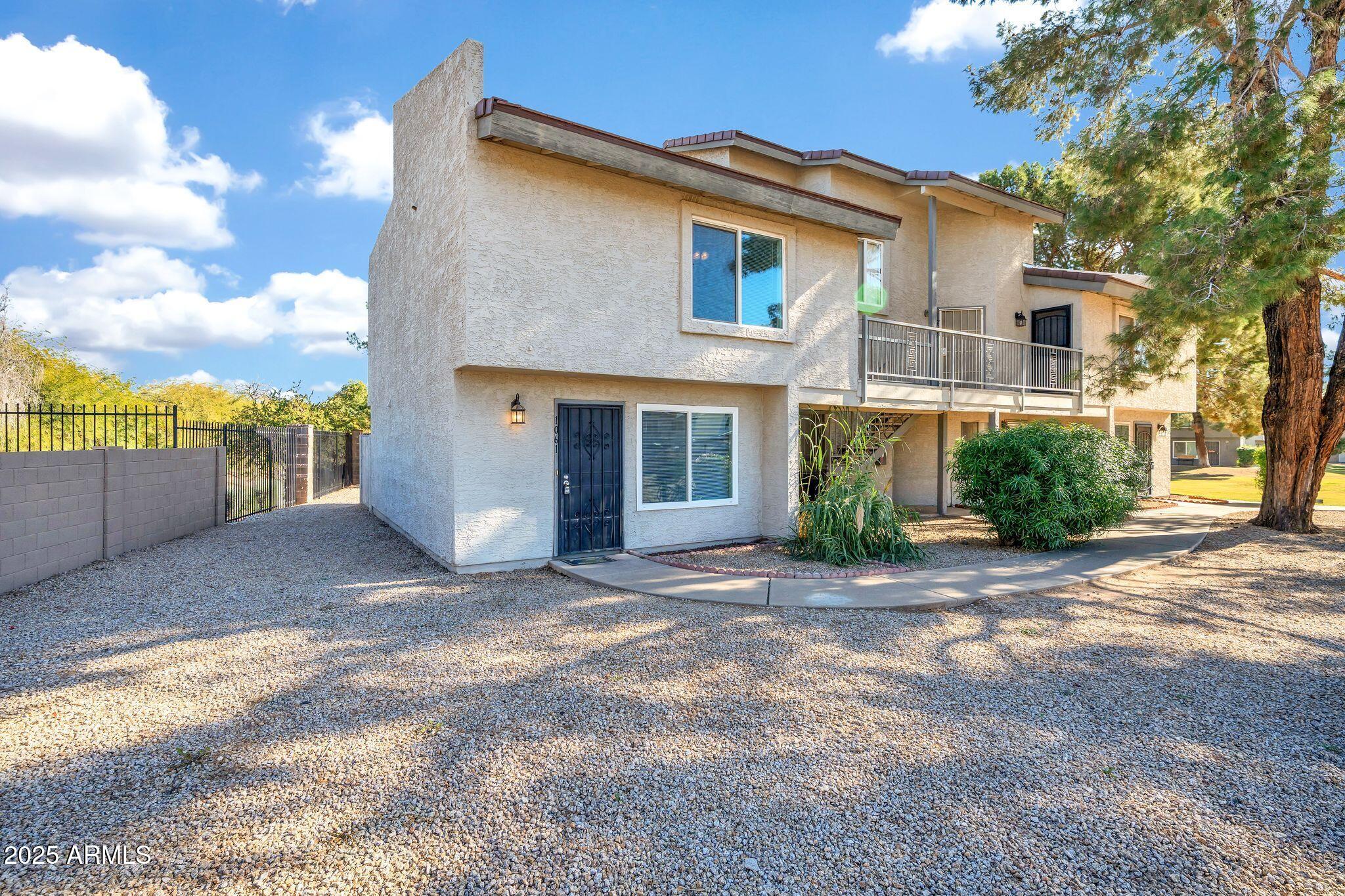 19601 North 7th Street, Unit 1061 Phoenix, AZ 85024 - Photo 2 of 41 19601 N 7th St 1061-2
