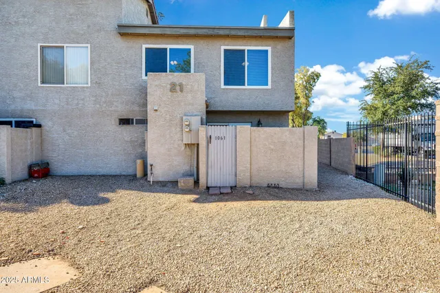 $1,800 | 19601 North 7th Street, Unit 1061, Phoenix, AZ 85024