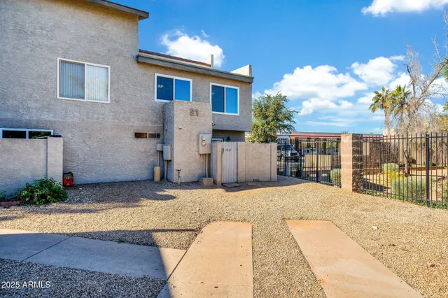 $1,800 | 19601 North 7th Street, Unit 1061, Phoenix, AZ 85024