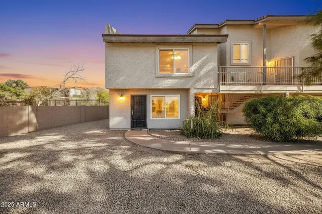 $1,800 | 19601 North 7th Street, Unit 1061, Phoenix, AZ 85024