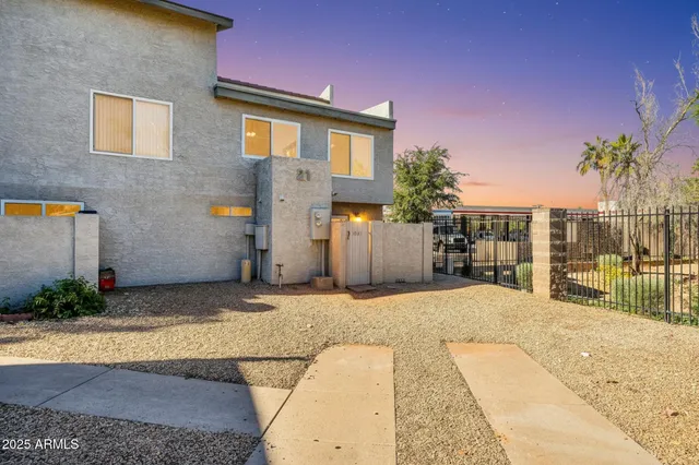 $1,800 | 19601 North 7th Street, Unit 1061, Phoenix, AZ 85024