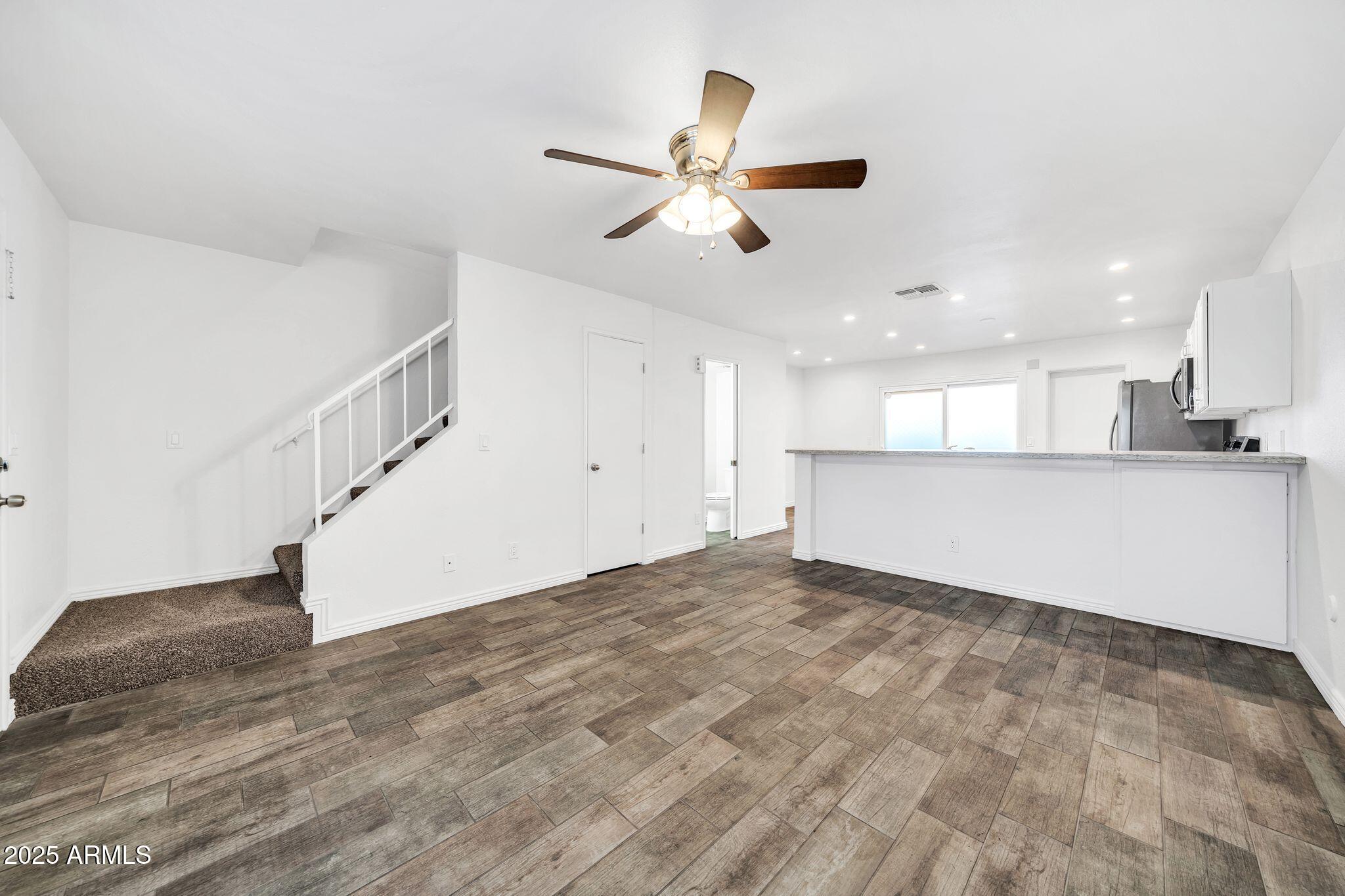 19601 North 7th Street, Unit 1061 Phoenix, AZ 85024 - Photo 4 of 41 19601 N 7th St 1061-4