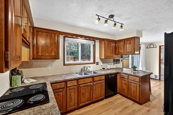 $549,500 | 9806 North Seminole Drive, Spokane, WA 99208