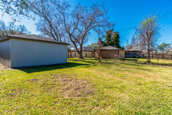$189,000 | 213 Bastrop Street, Angleton, TX 77515