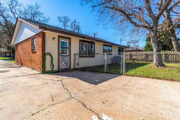 $189,000 | 213 Bastrop Street, Angleton, TX 77515