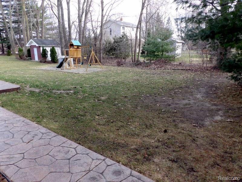 22475 Fawn Road Trenton, MI 48183 - Photo 8 of 64 101_1666.JPG