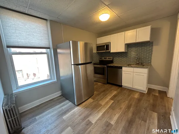 $1,395 | 460 Main Street, Unit 15, Middletown, CT 06457