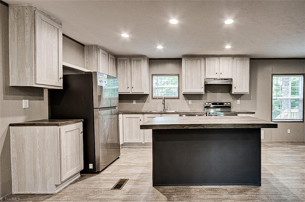 2140 Poole Town Road Asheboro, NC 27205 - Photo 6 of 19