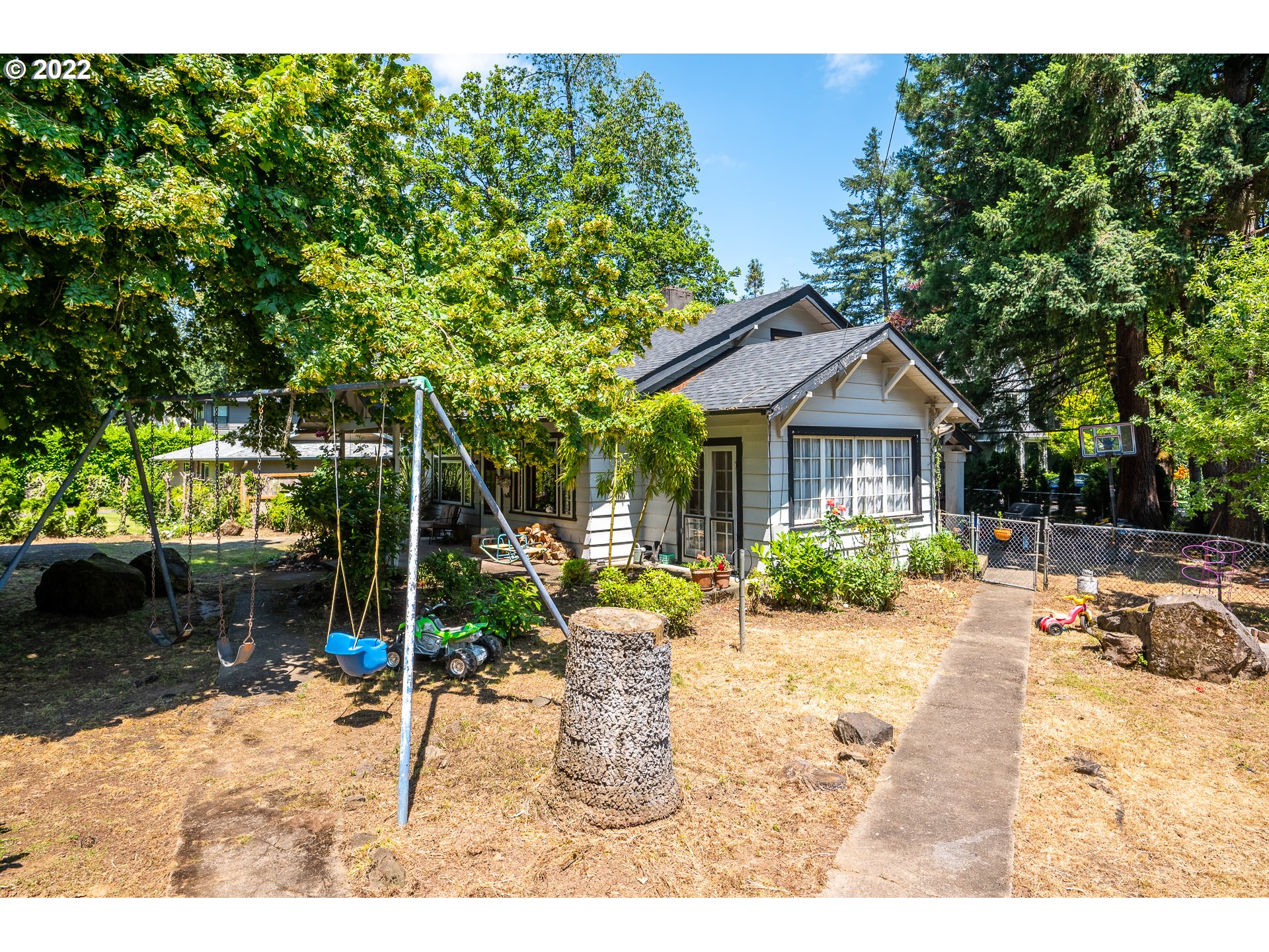 16300 Reese Road Lake Oswego, OR 97035 - Photo 3 of 7 Gallery Image 3