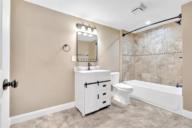 $645,000 | 17 River Walk Parkway, Euharlee, GA 30145