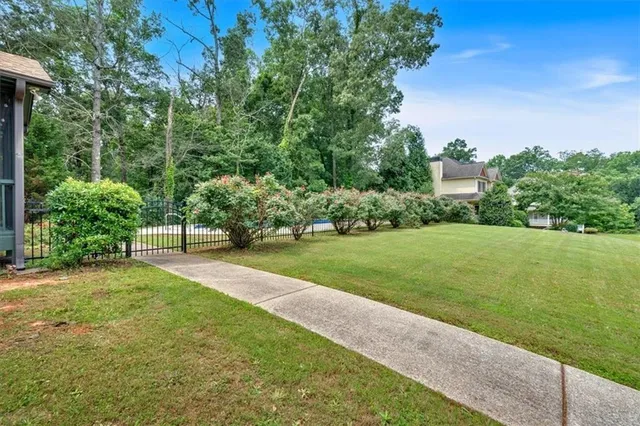 $645,000 | 17 River Walk Parkway, Euharlee, GA 30145