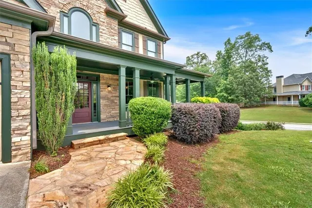 $645,000 | 17 River Walk Parkway, Euharlee, GA 30145