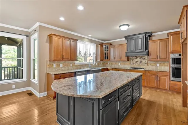 $645,000 | 17 River Walk Parkway, Euharlee, GA 30145