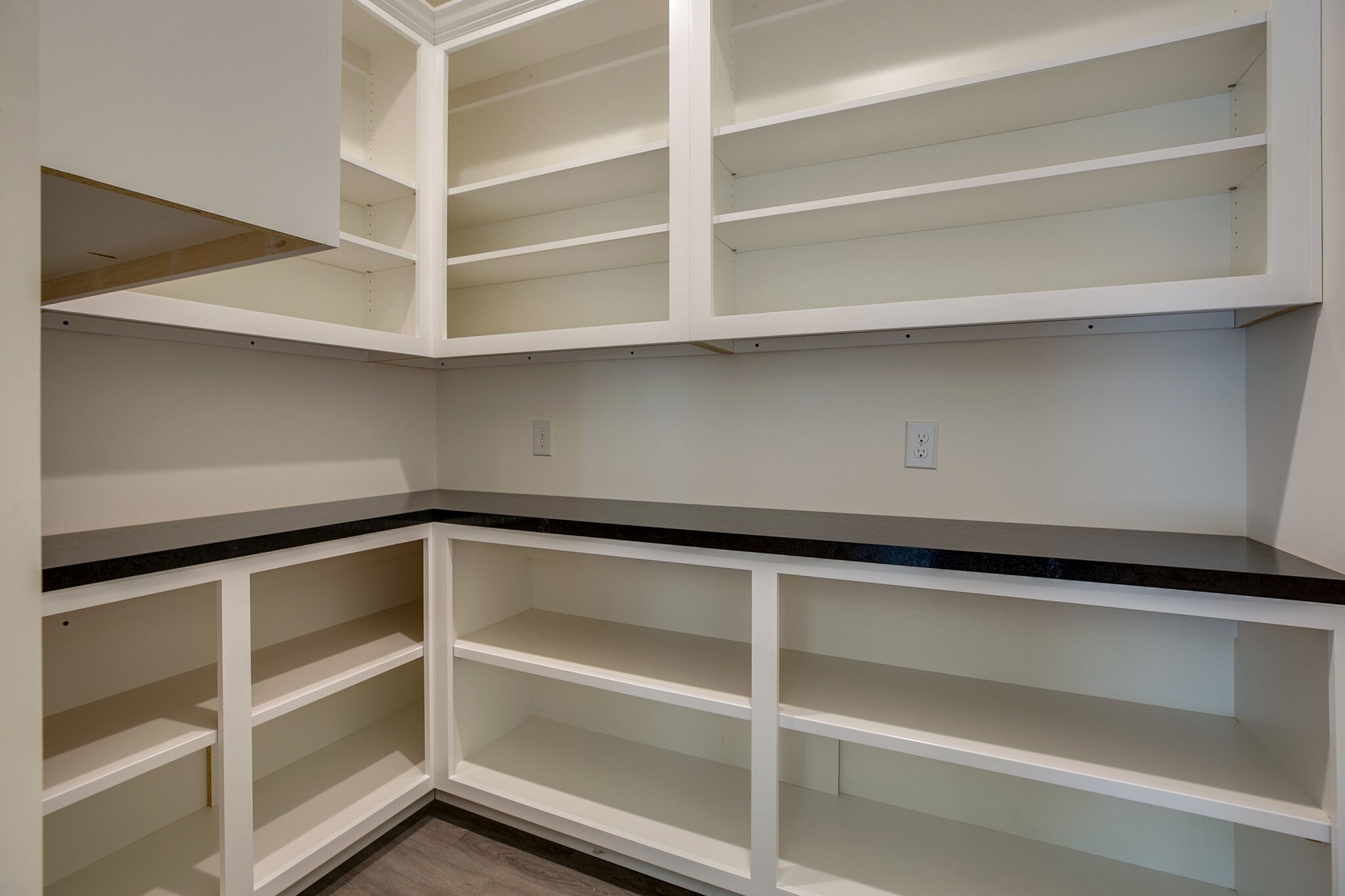 42 Post Road Manchester, TN 37355 - Photo 20 of 43 a view of walk in closet with empty racks