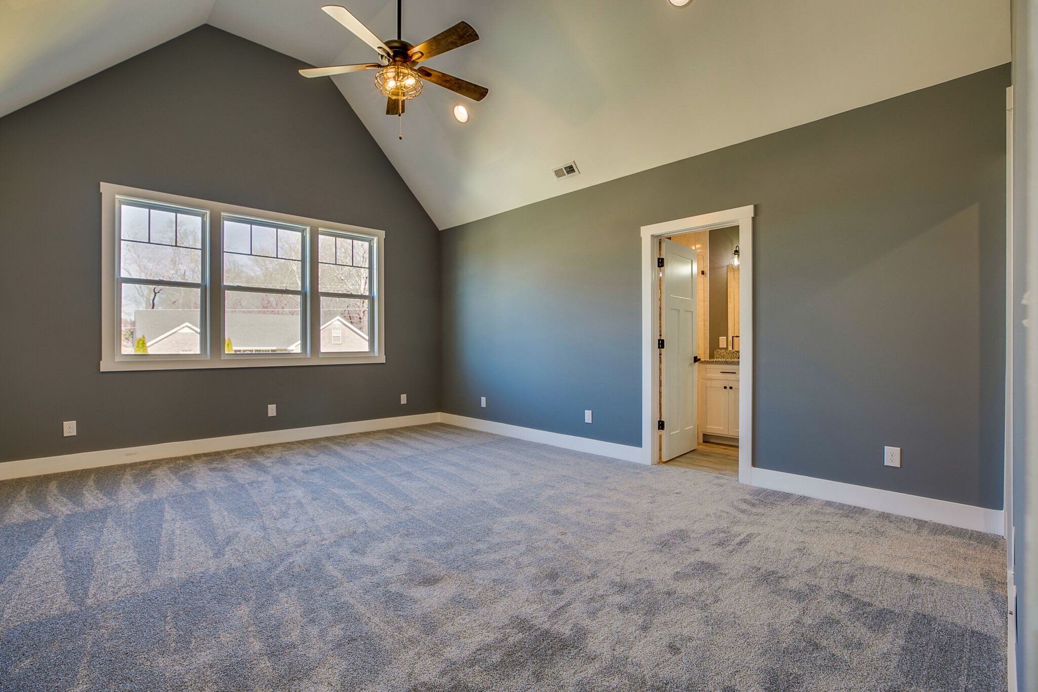 42 Post Road Manchester, TN 37355 - Photo 33 of 43 a view of an empty room with a window