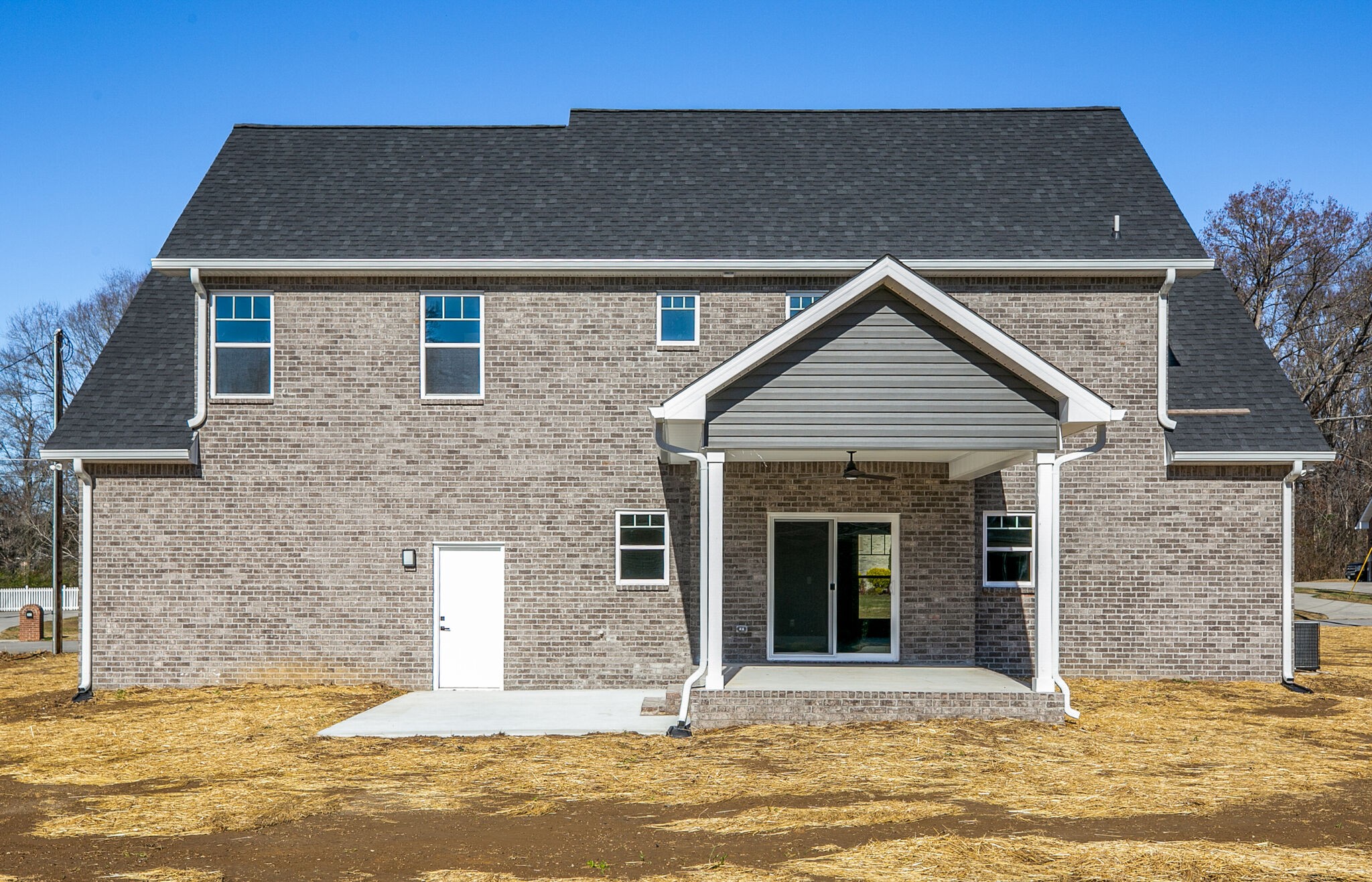 42 Post Road Manchester, TN 37355 - Photo 41 of 43 a front view of a house with a yard