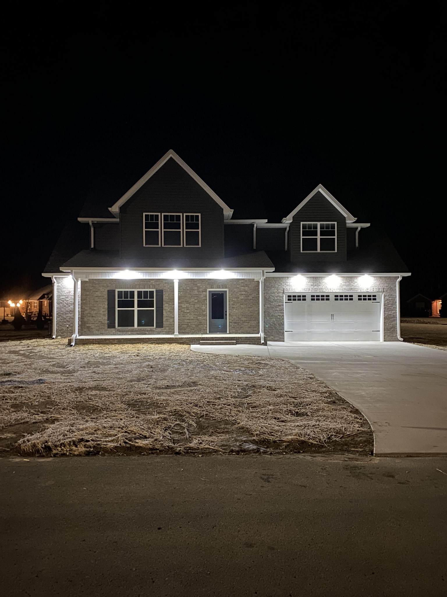 42 Post Road Manchester, TN 37355 - Photo 43 of 43 a front view of a house with yard