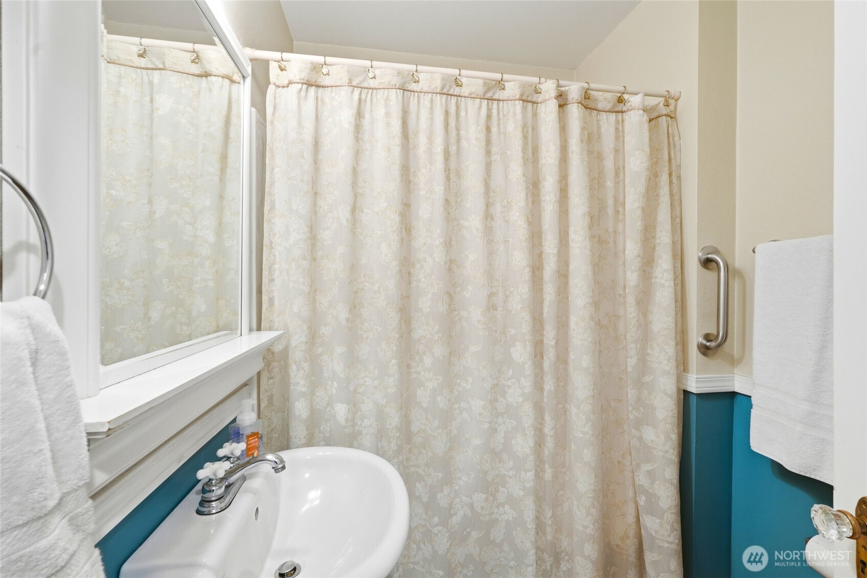 236 Southwest 166th Place Normandy Park, WA 98148 - Photo 17 of 39