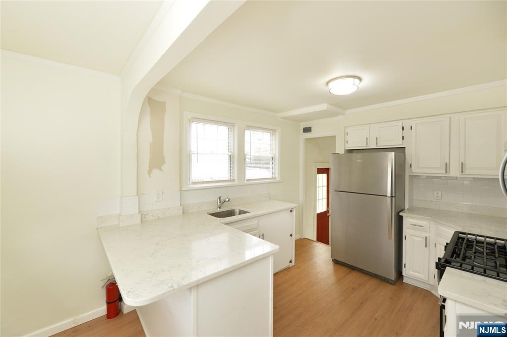 263 Sutton Avenue Hackensack, NJ 07601 - Photo 11 of 29