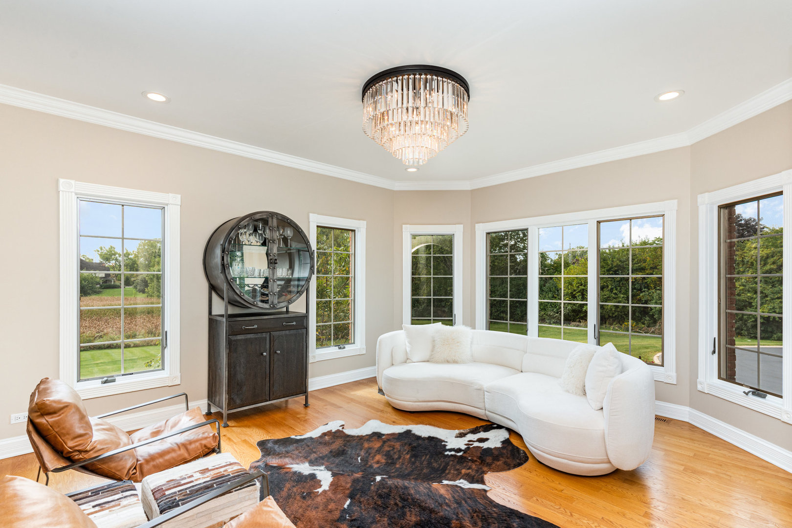 121 Florence Road Inverness, IL 60010 - Photo 12 of 54 a living room with furniture and a large window