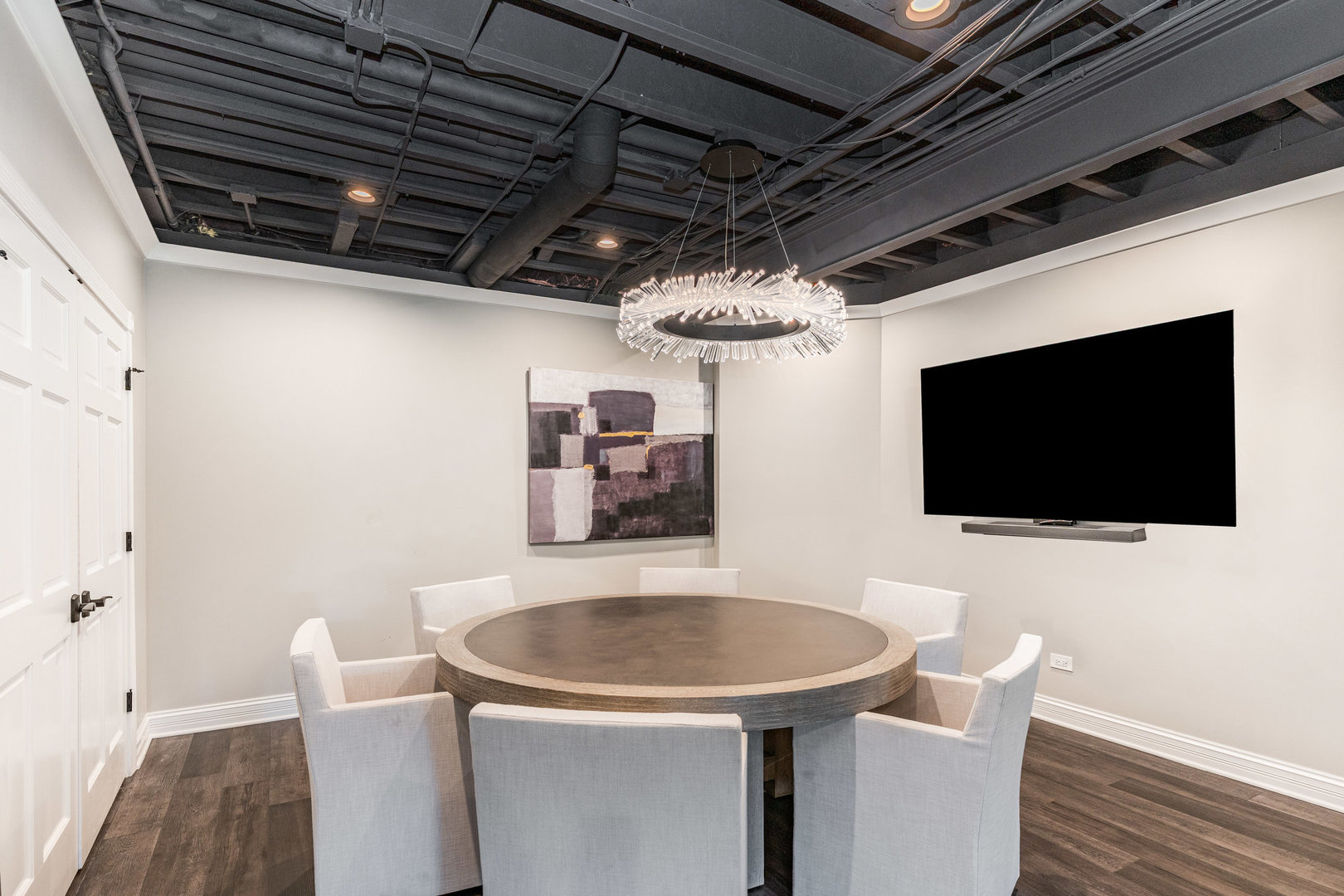 121 Florence Road Inverness, IL 60010 - Photo 24 of 54 a living room with furniture and a flat screen tv