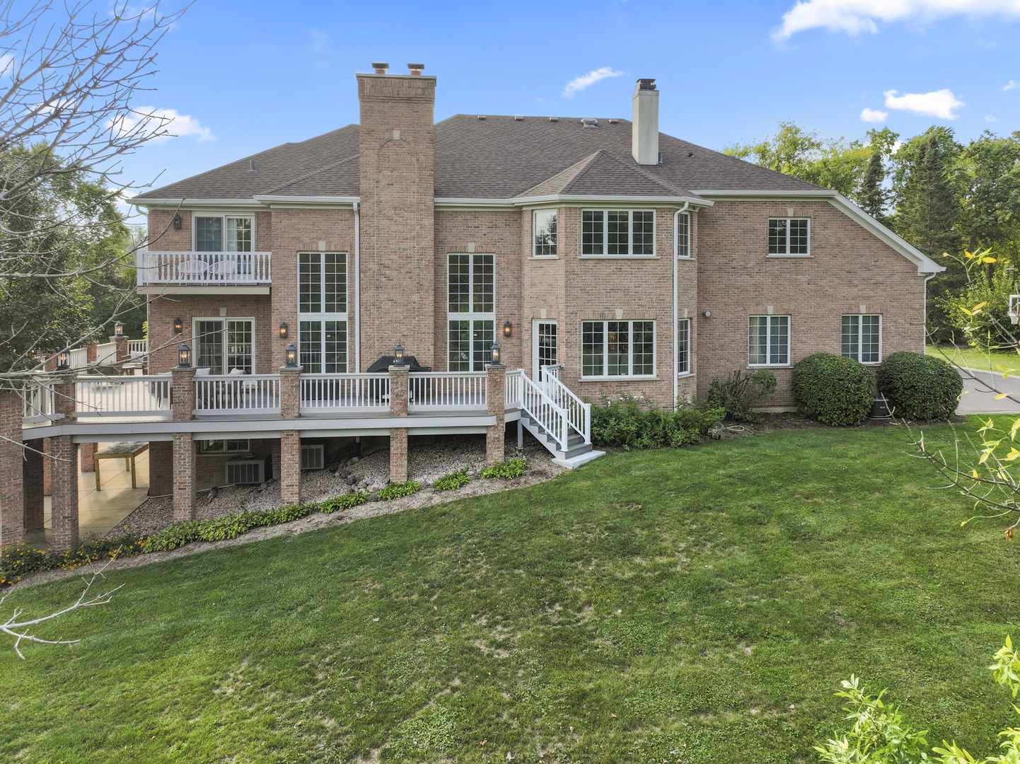 121 Florence Road Inverness, IL 60010 - Photo 49 of 54 a front view of a house with a yard