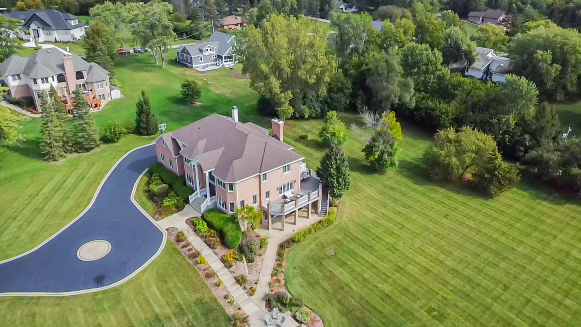 121 Florence Road Inverness, IL 60010 - Photo 52 of 54 an aerial view of a house
