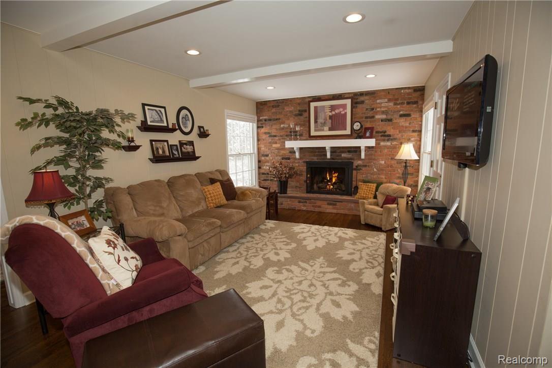 4115 Highfield Road Royal Oak, MI 48073 - Photo 13 of 49 ZT7A3480.jpg