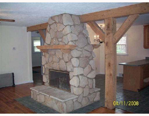 69 Shenango Park Road Transfer, PA 16154 - Photo 3 of 8 Living Room.