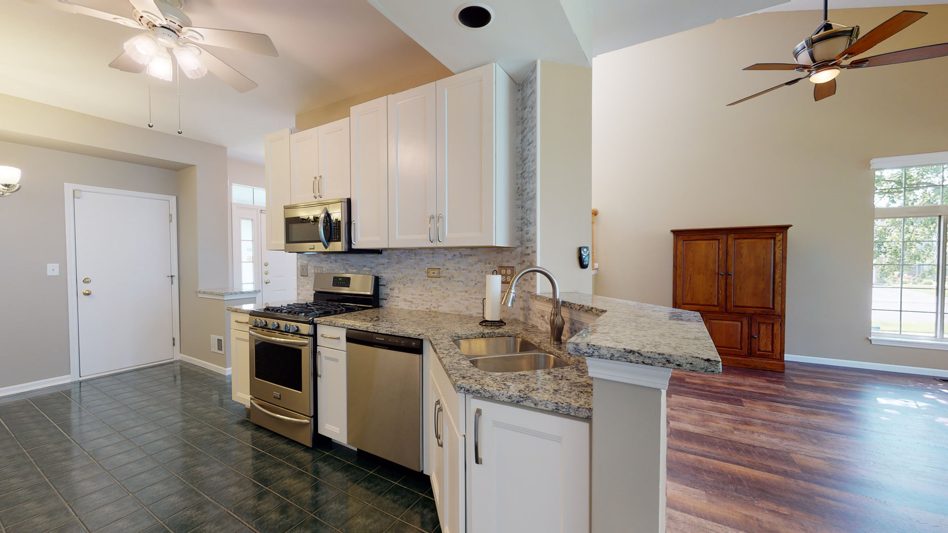 1005 Ripple Ridge Darien, IL 60561 - Photo 13 of 38