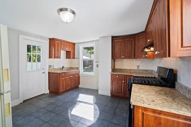 $489,000 | 8 Fort Lane, Dedham, MA 02026
