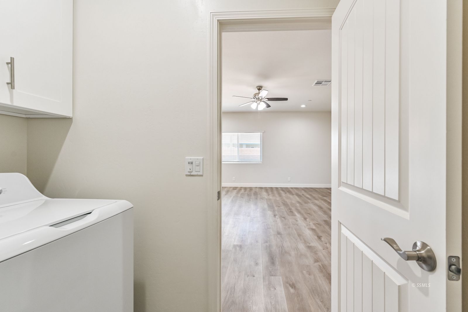 1031 West Church Avenue Ridgecrest, CA 93555 - Photo 21 of 49 a view of washer and dryer