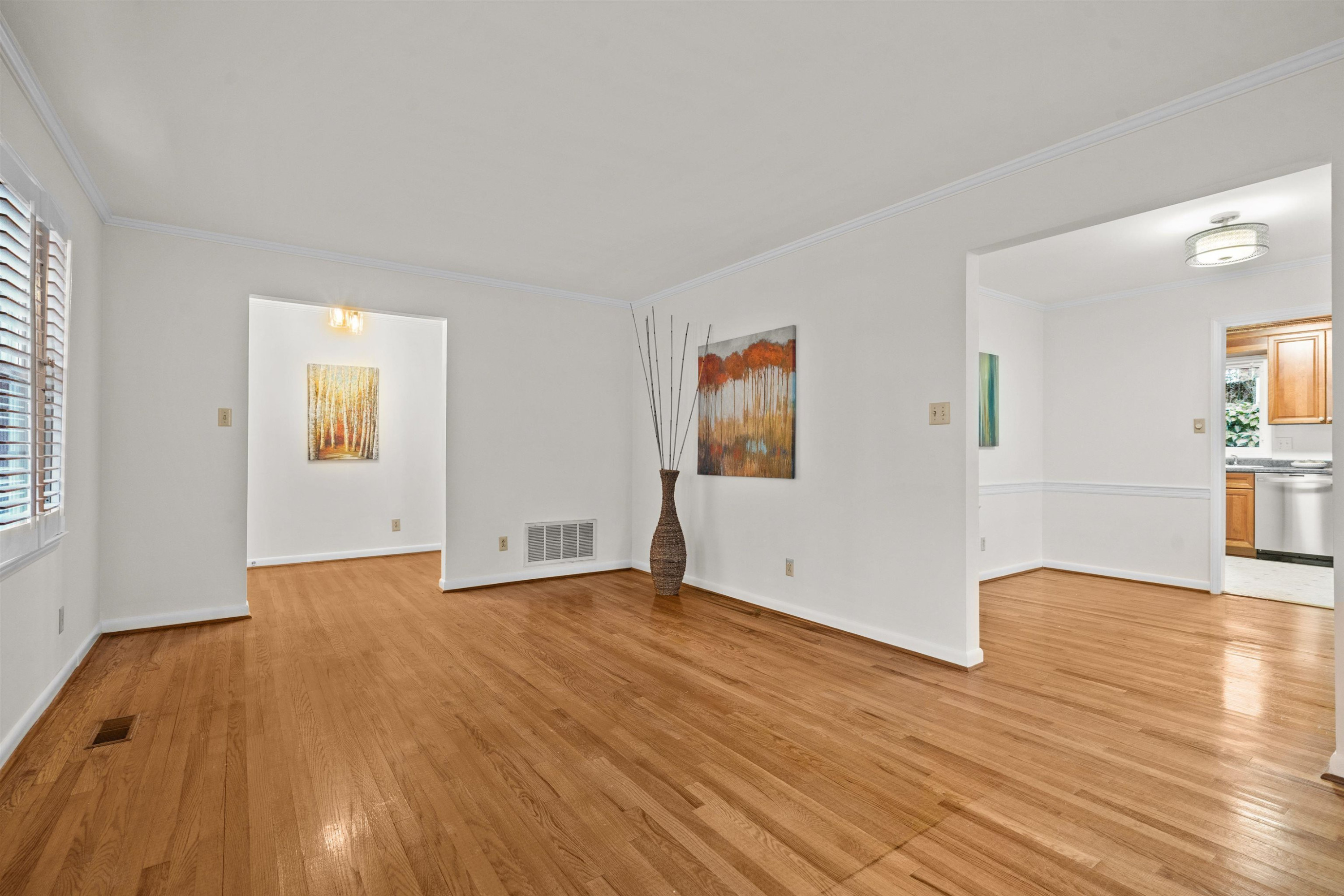 309 Glen Valley Road Raleigh, NC 27609 - Photo 7 of 34 Living Room