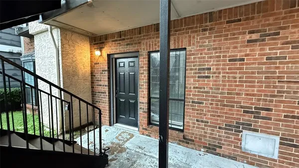 $999 | 7025 Hemlock Avenue, Unit 103, Dallas, TX 75231