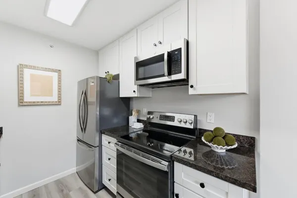 $1,190,000 | 25 McAker Court, Unit 103, San Mateo, CA 94403