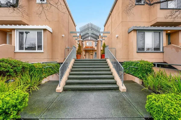 $1,190,000 | 25 McAker Court, Unit 103, San Mateo, CA 94403