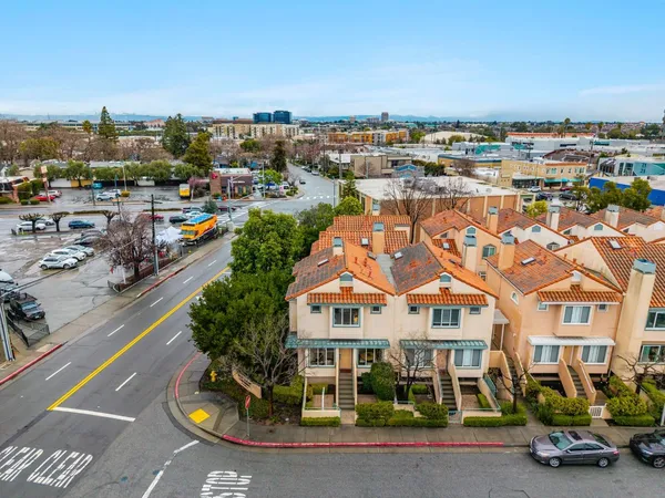 $1,190,000 | 25 McAker Court, Unit 103, San Mateo, CA 94403