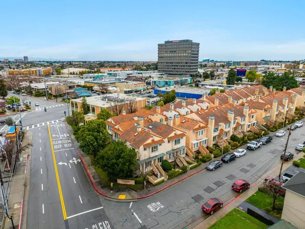 $1,190,000 | 25 McAker Court, Unit 103, San Mateo, CA 94403