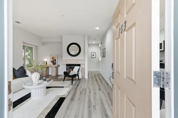 $1,190,000 | 25 McAker Court, Unit 103, San Mateo, CA 94403