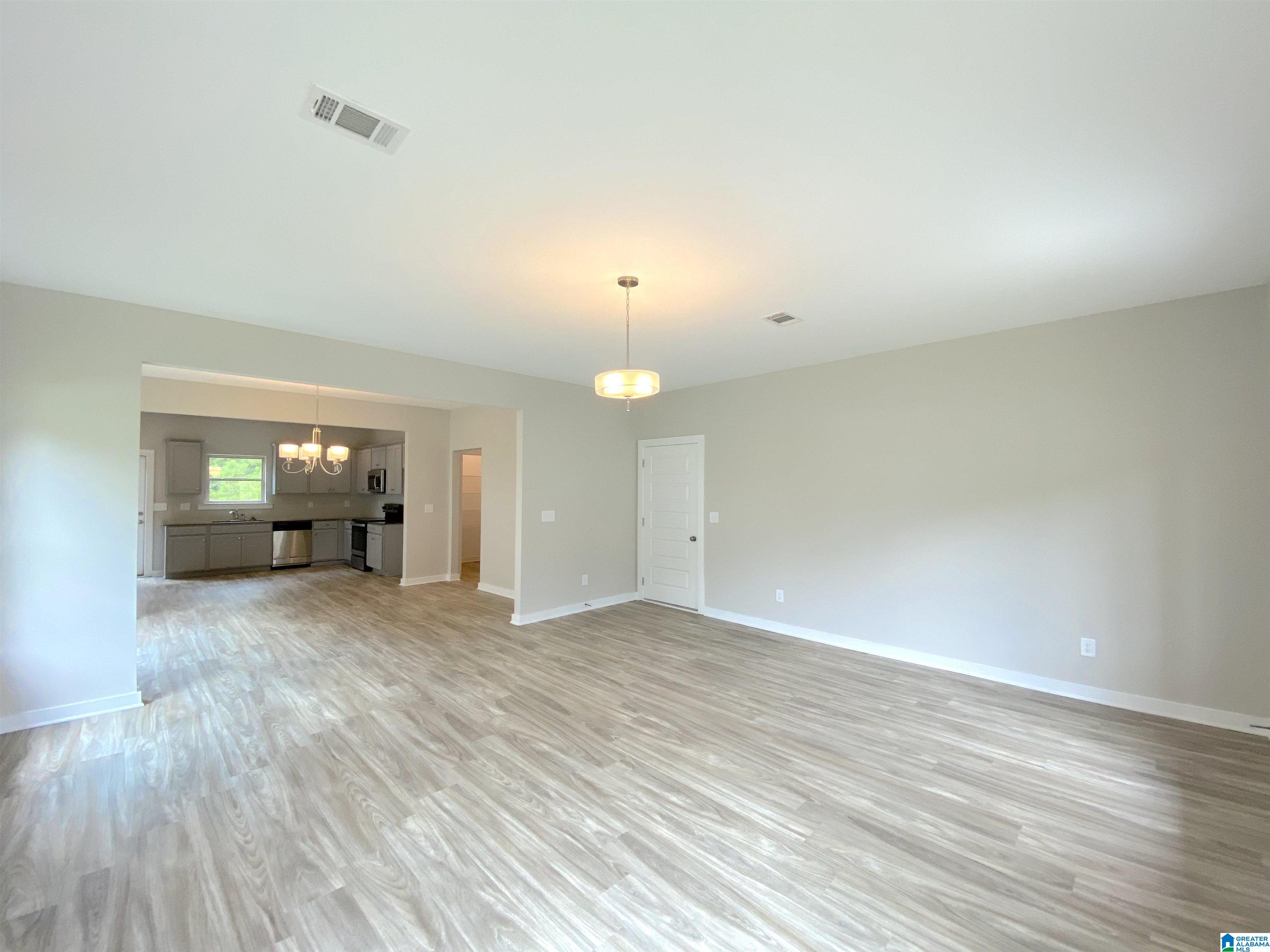 105 Avalon Way Clanton, AL 35045 - Photo 2 of 27
