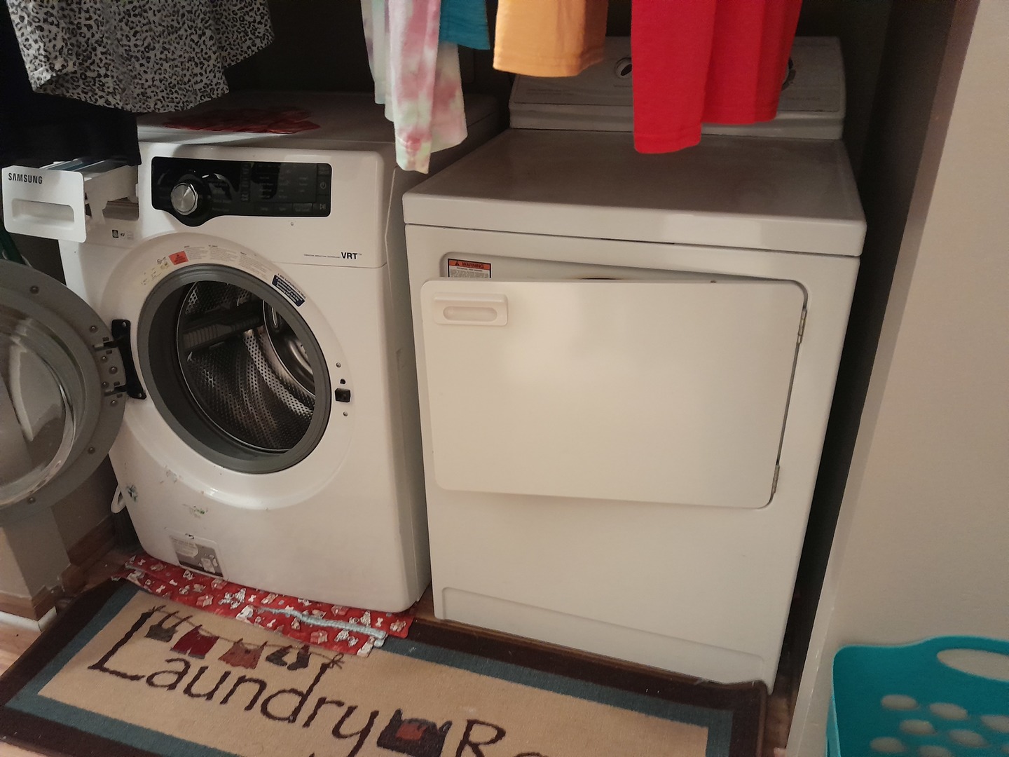 821 Perry Drive Algonquin, IL 60102 - Photo 13 of 21 a utility room with dryer and washer